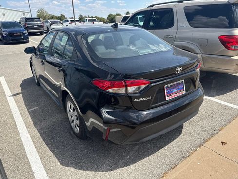 Used 2024 Toyota Corolla LE FWD image 6