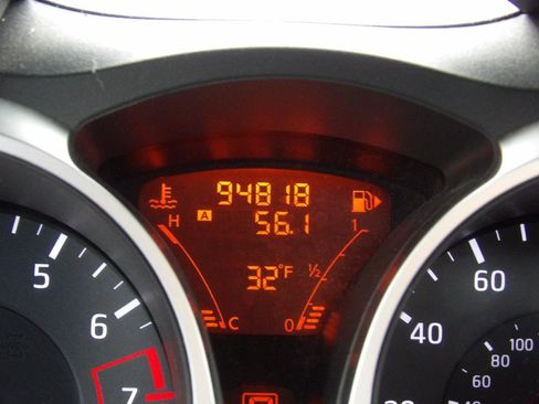 Used 2013 Nissan Juke SV image 16