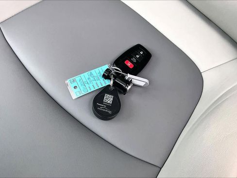 Certified 2023 Toyota RAV4 XLE Premium AWD/4WD image 15