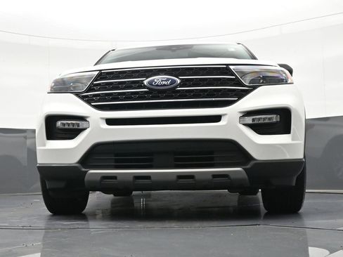 Used 2022 Ford Explorer XLT w/ Equipment Group 202A image 32