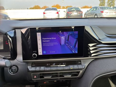 Used 2025 Toyota Camry LE image 21