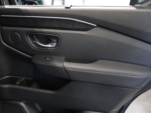 Used 2025 Honda Pilot Elite image 40