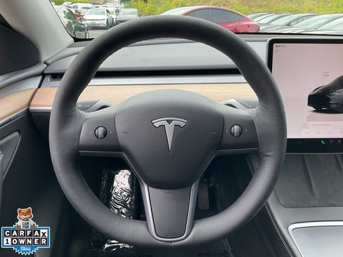 Used 2024 Tesla Model Y 2WD image 57