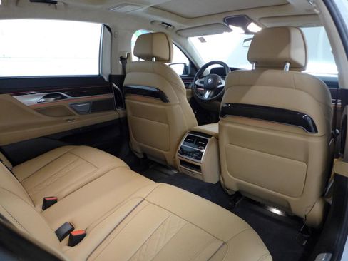 Used 2019 BMW M760i xDrive AWD/4WD image 62