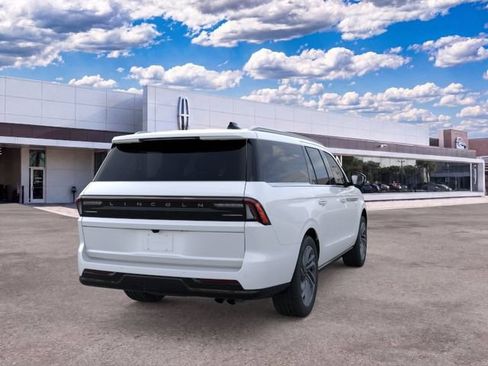 New 2026 Lincoln Navigator L Reserve AWD/4WD image 8
