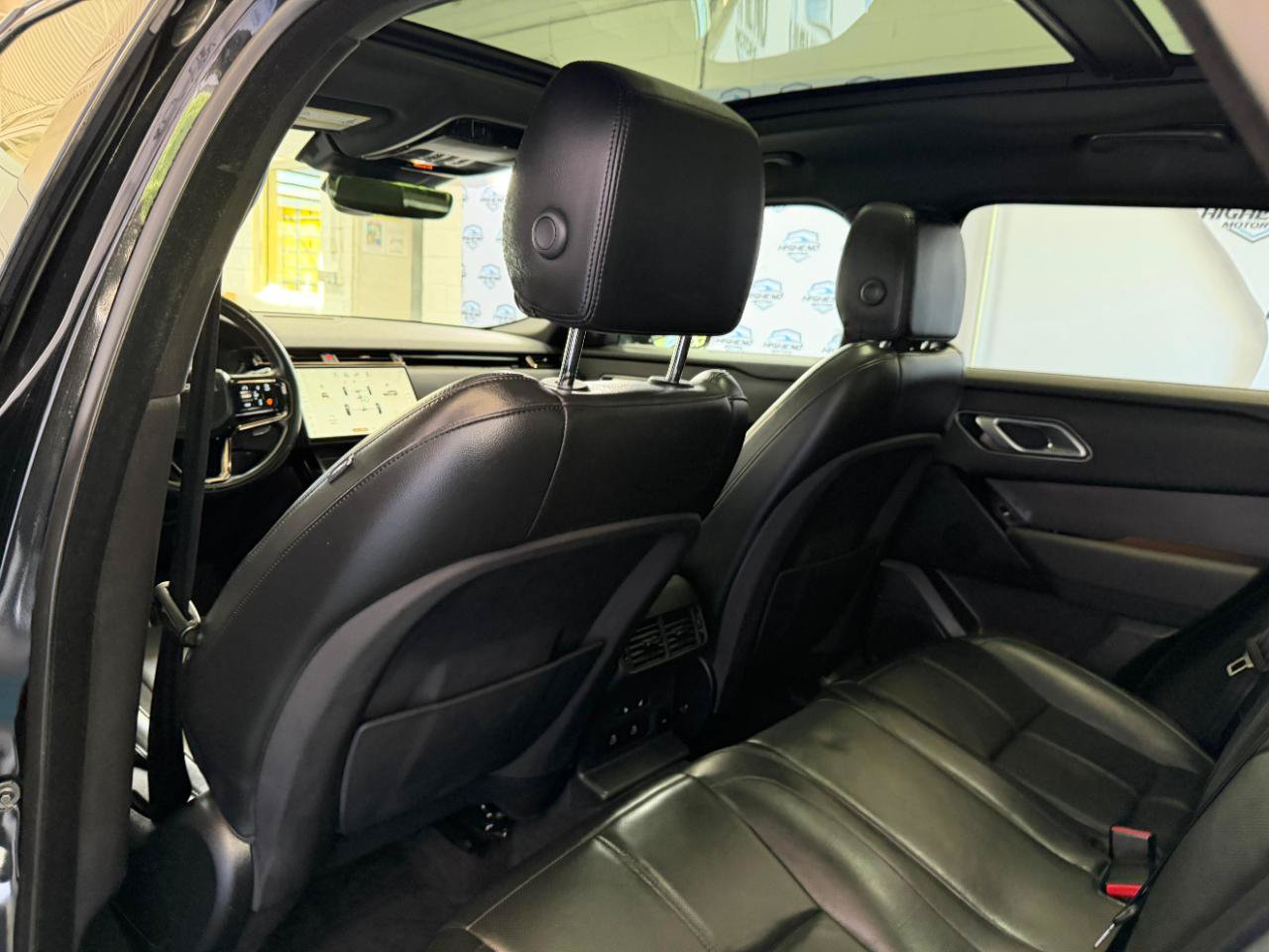 Used 2025 Land Rover Range Rover Velar Dynamic SE AWD/4WD image 19