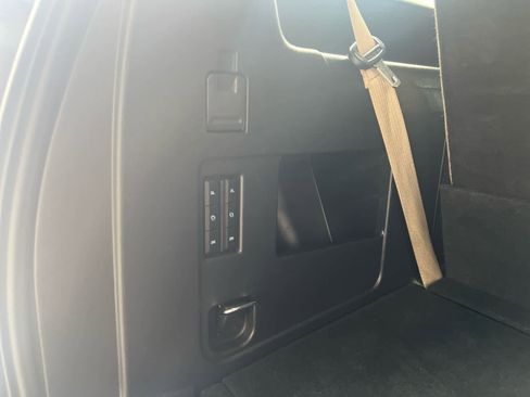 Used 2023 Ford Expedition Limited image 11