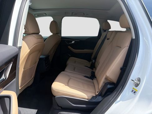 Used 2025 Audi Q7 3.0T Premium image 24