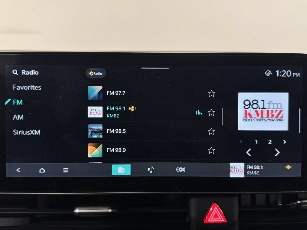 Used 2025 Kia Carnival FWD image 29
