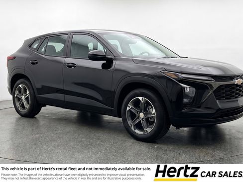 Used 2025 Chevrolet Blazer LT FWD image 1