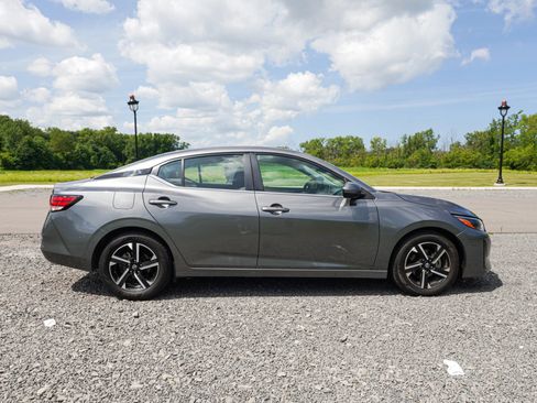 Used 2024 Nissan Sentra SV FWD image 5