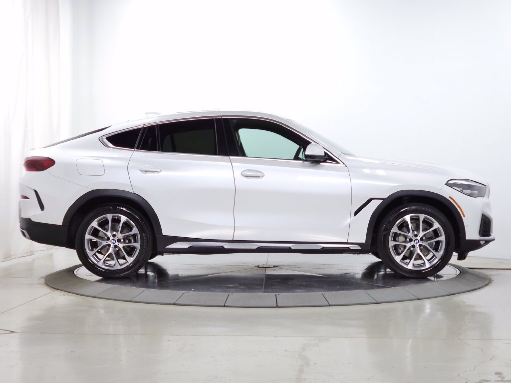 Used 2021 BMW X6 xDrive40i AWD/4WD image 12