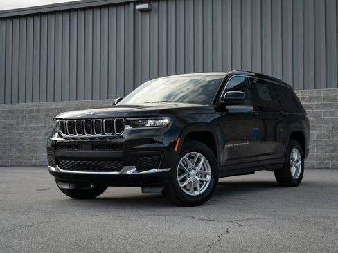 Used 2025 Jeep Grand Cherokee L Laredo RWD image 1