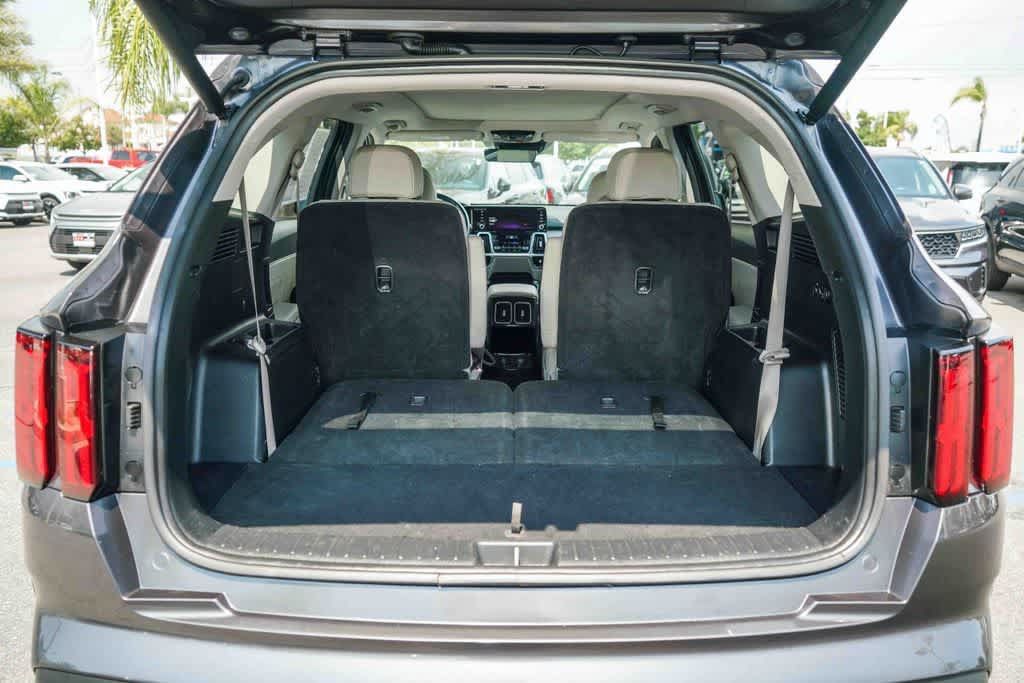 Certified 2022 Kia Sorento SX Prestige w/ Panoramic Sunroof Package AWD/4WD image 25