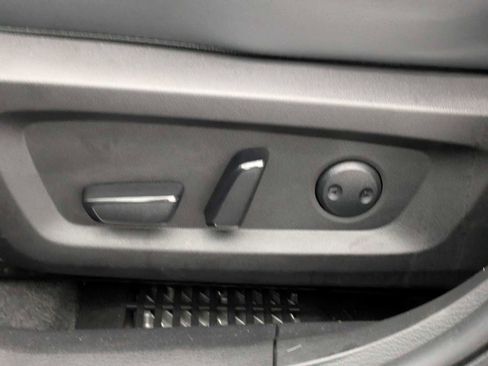 Used 2023 Mitsubishi Outlander SE image 18