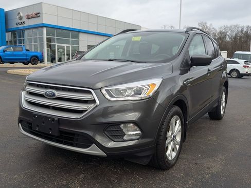 Used 2018 Ford Escape SEL image 3