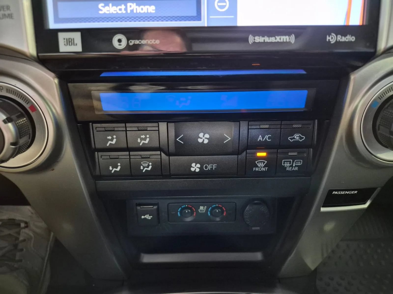 Used 2021 Toyota 4Runner Limited w/ Convenience Package (TMS) AWD/4WD image 18