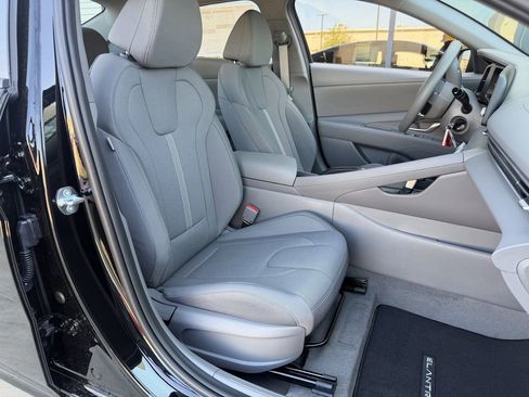 New 2026 Hyundai Elantra SE image 23