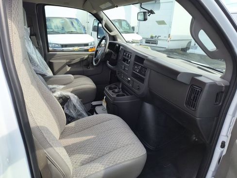 New 2025 Chevrolet Express 3500 w/ Power Convenience Package RWD image 17