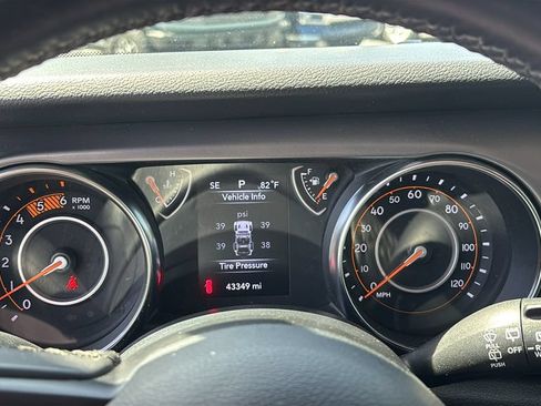 Used 2022 Jeep Wrangler Unlimited Sport AWD/4WD image 16