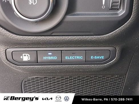 Used 2023 Jeep Wrangler Unlimited w/ Cold Weather Group AWD/4WD image 28