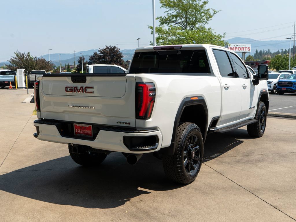 Used 2024 GMC Sierra 2500 AT4 w/ AT4 Premium Plus Package AWD/4WD image 7