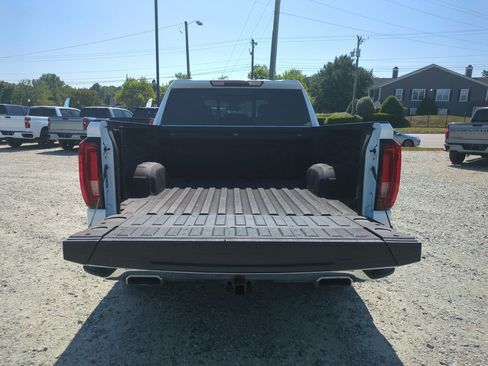 Used 2023 GMC Sierra 1500 SLT w/ SLT Convenience Package AWD/4WD image 31