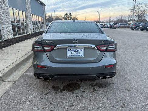 Used 2022 Nissan Maxima SV w/ Floor Mat Group FWD image 6