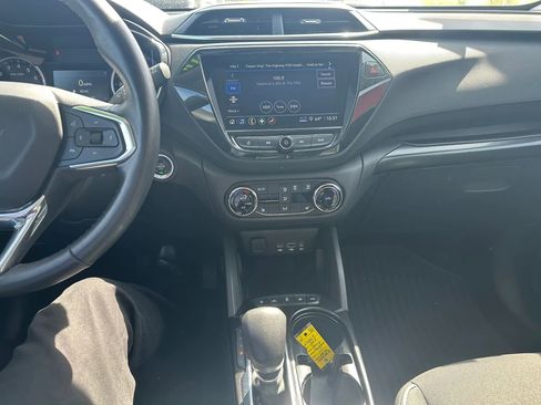 Used 2023 Chevrolet TrailBlazer LT AWD/4WD image 17