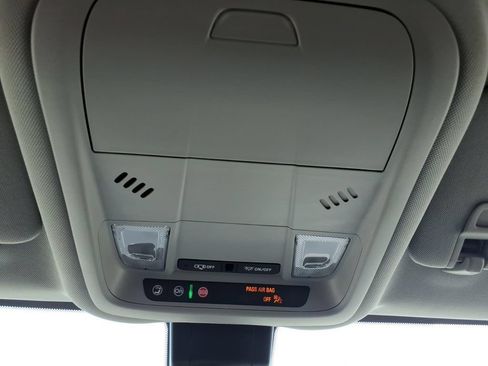 Used 2024 Chevrolet Equinox LT FWD image 27
