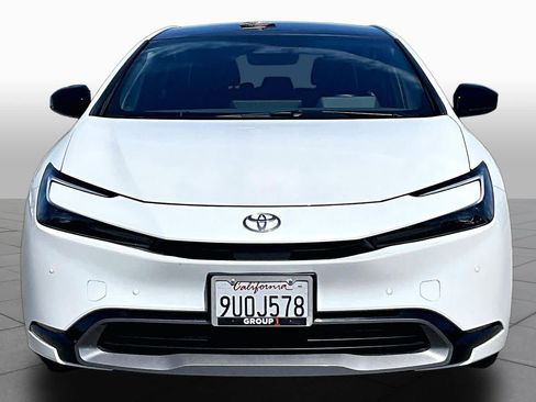 Certified 2025 Toyota Prius XLE FWD image 3