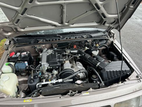 Used 1998 Chevrolet Tracker 4WD image 32