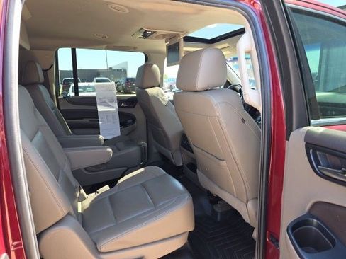 Used 2017 Chevrolet Suburban Premier AWD/4WD image 13