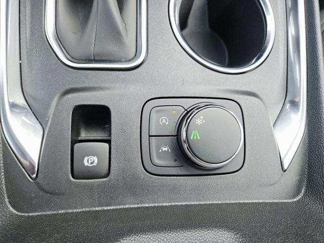 Used 2023 Chevrolet Traverse LT FWD image 30