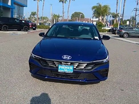 Used 2025 Hyundai Elantra Sport image 3