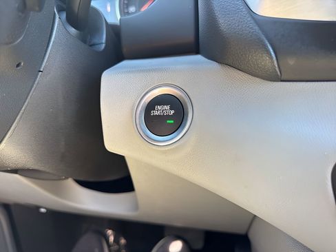 Used 2024 GMC Terrain SLE image 20