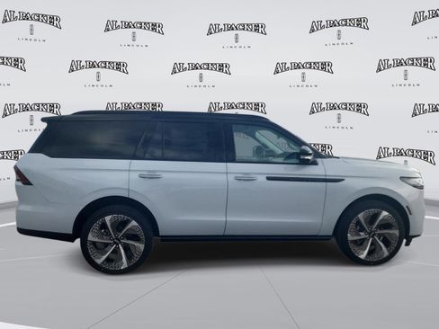 New 2026 Lincoln Navigator Black Label w/ Black Label Special Edition AWD/4WD image 6
