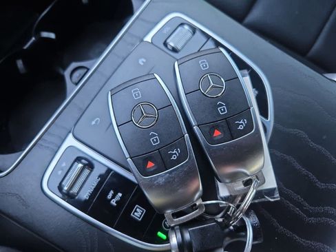 Used 2022 Mercedes-Benz GLC 300 GLC 300 image 31