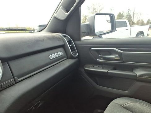 Used 2019 RAM 1500 Big Horn AWD/4WD image 12