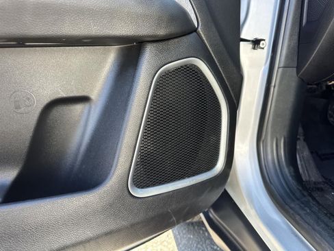 Used 2024 Jeep Compass Latitude image 19