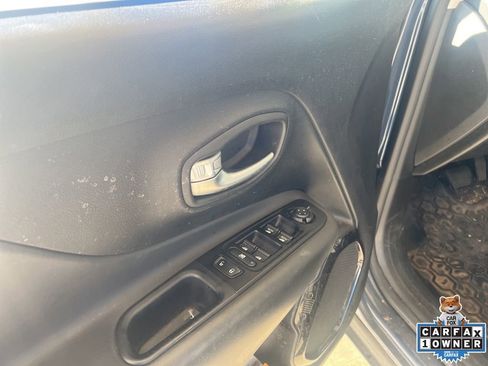 Used 2020 Jeep Renegade Altitude w/ UConnect 8.4 Nav Group image 15