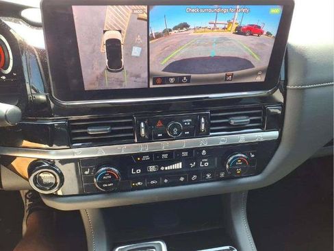 Certified 2026 Nissan Pathfinder SL FWD image 17
