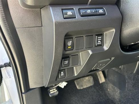 Used 2023 Nissan Frontier SV w/ SV Convenience Package image 16