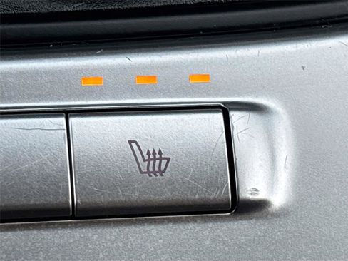 Used 2025 Kia Carnival FWD image 20