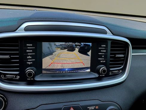 Used 2020 Kia Sorento S FWD image 13