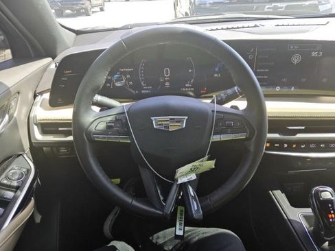 Used 2025 Cadillac XT4 Premium Luxury w/ Technology Package FWD image 4