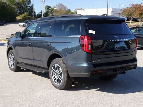 New 2025 Ford Expedition Active image 5