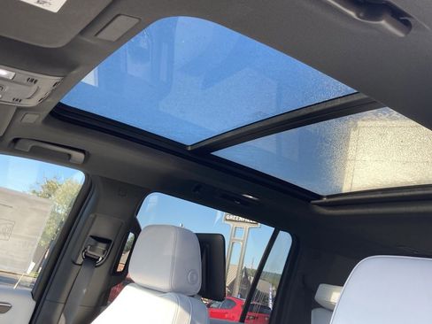 New 2025 Chevrolet Suburban Premier image 10