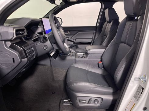 New 2026 Toyota 4Runner Limited AWD/4WD image 12