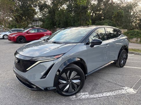 Used 2023 Nissan Ariya AWD image 2